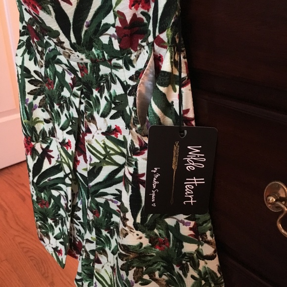 NWT Wilde Heart Tropicana Romper Size XS - Picture 4 of 6